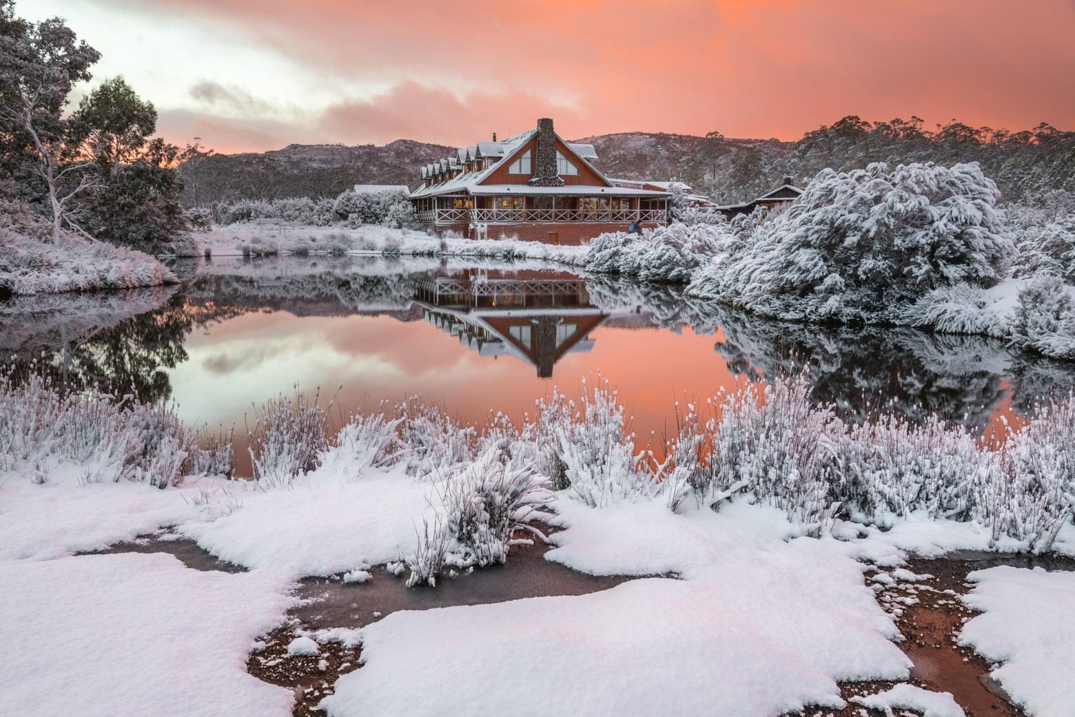 tasmania tourism season