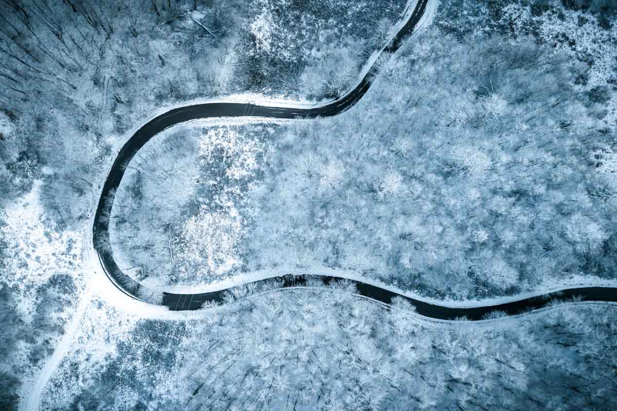 Snow Chains in Tasmania - Snow on roads